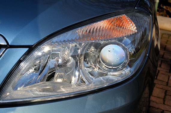 Razones por las que fallan las luces delanteras de un vehículo