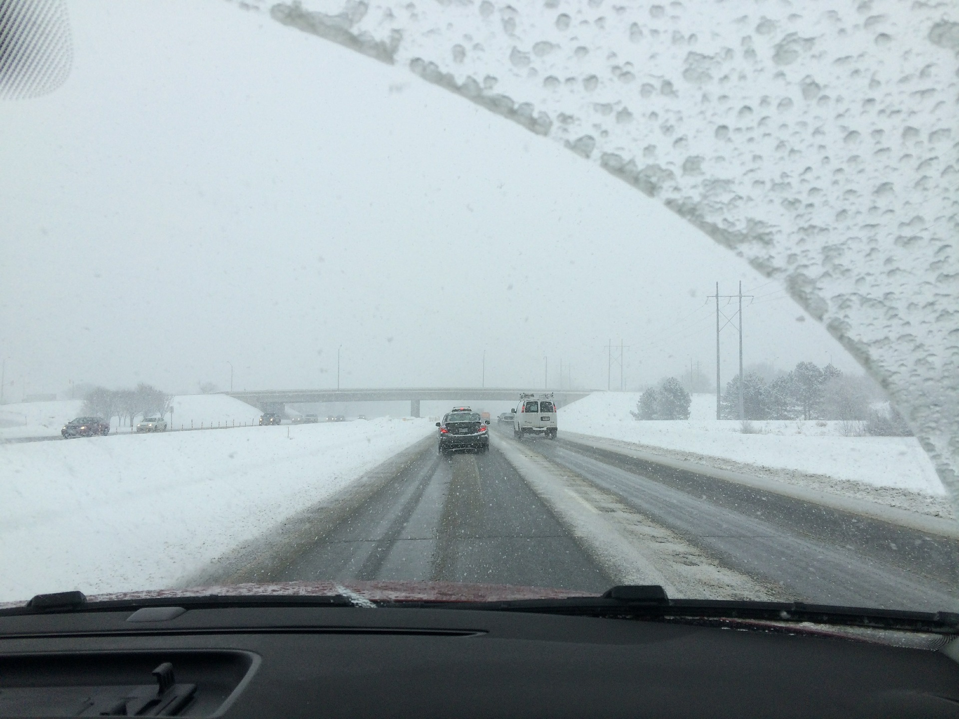 Como quitar el hielo del parabrisas