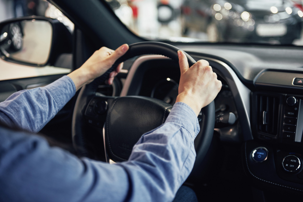 Se puede cambiar el volante de un coche?